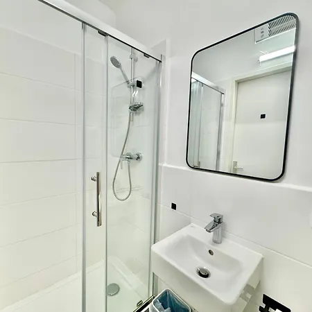 Ger With Free Parking Apartment *